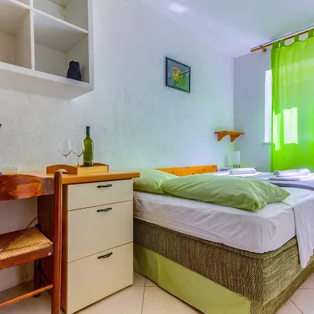 Apartamento With Shared Garden 3 Min Walk To The Split