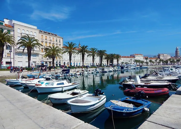 With Shared Garden 3 Min Walk To The * Split